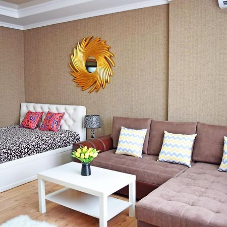 Sunny Apartment With Mountain View Bischkek Exterior foto